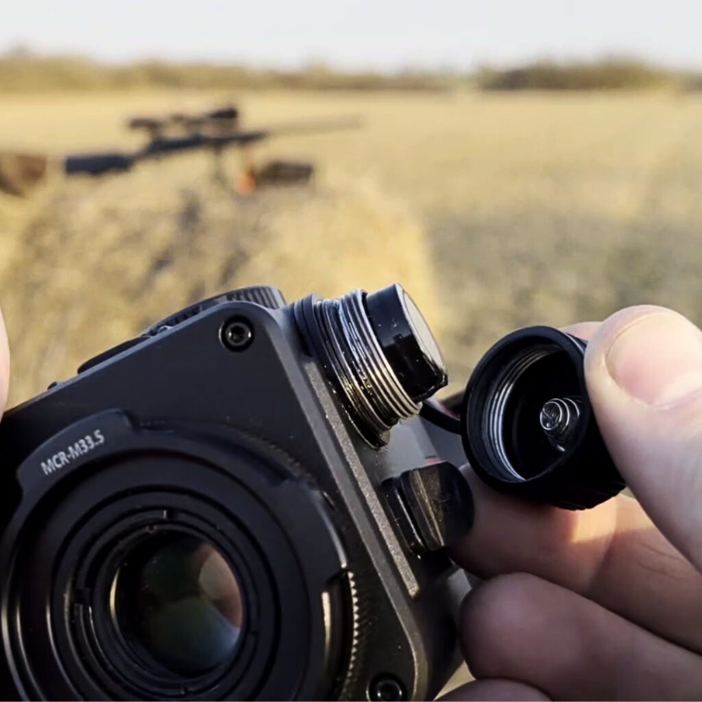 zasobnik na baterie w nasadce Guide